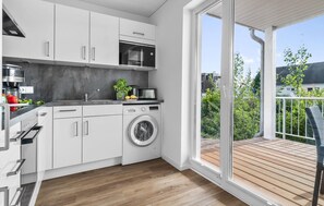 Kylskåp, ugn, spishäll och diskmaskin