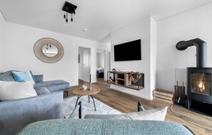 Smart-TV og peis