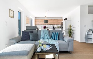 Een open haard en een dvd-speler