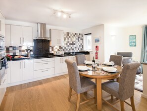 Dishwasher - 2 bedroom accommodation in Seahouses (Seahouses)