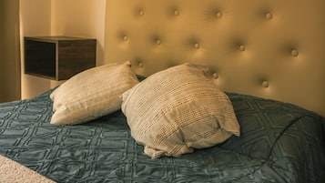Exclusive Apartment, 2 Bedrooms, Hot Tub, Pool View | 2 bedrooms, hypo-allergenic bedding, down duvets, free WiFi