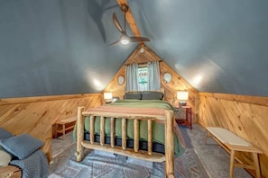 2 bedrooms, WiFi, bed sheets - Upscale w Fireplace, Fire Pit, Games in Gated Comm (Paw Paw)