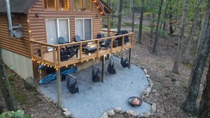 Outdoor dining - Upscale w Fireplace, Fire Pit, Games in Gated Comm (Paw Paw)