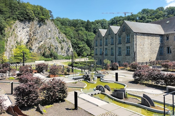 Enceinte de lâhĂ©bergement