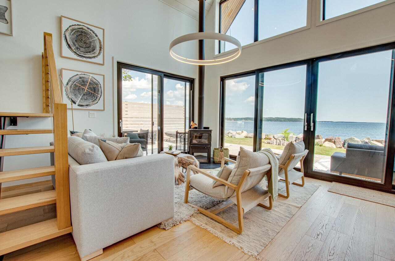 Smart-TV, Kamin, Stereoanlage