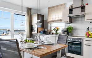 Kühlschrank, Ofen, Herdplatte, Geschirrspüler