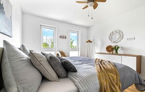 3 chambres, fer et planche à repasser, lit parapluie, Wi-Fi gratuit