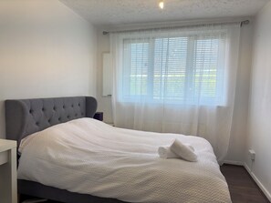 1 Schlafzimmer, Schreibtisch, Bügeleisen/Bügelbrett, WLAN