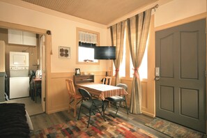 Dining - The Cottage! (Jacksonville)