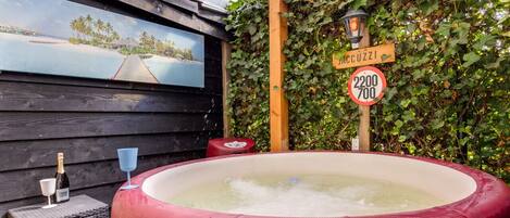 Baignoire à remous extérieure