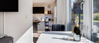 Great Studio Apartment / Outside Jacuzzi