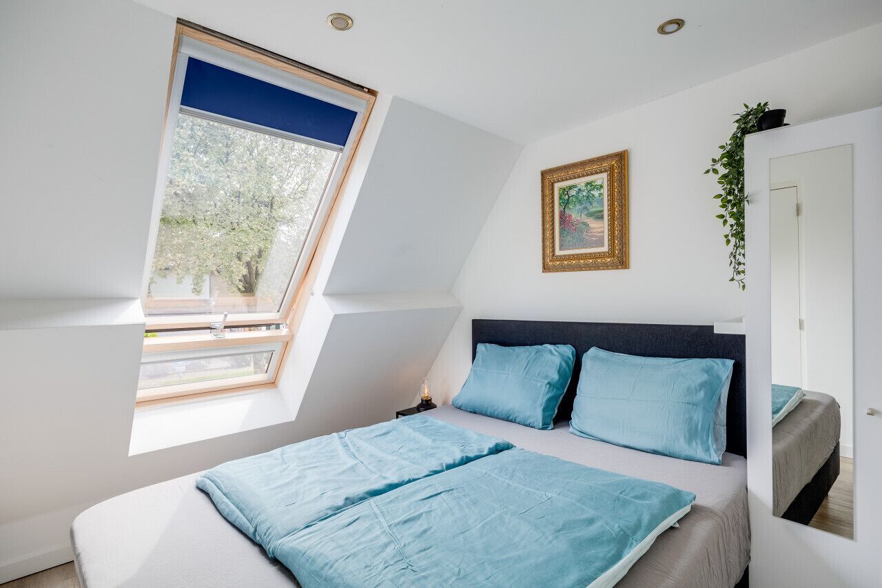 1 bedroom, desk, WiFi, bed sheets