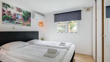 4 Schlafzimmer, Schreibtisch, Bügeleisen/Bügelbrett, WLAN