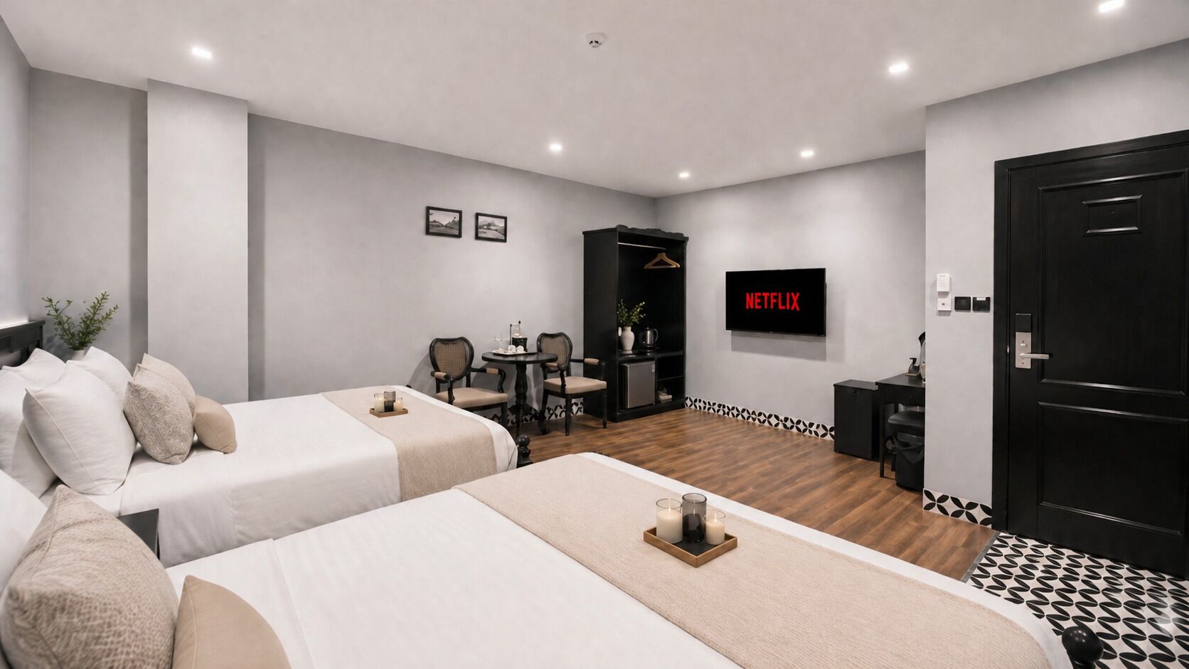 Habitación cuádruple estándar, 2 camas de matrimonio | Cortinas opacas y sistema de insonorización