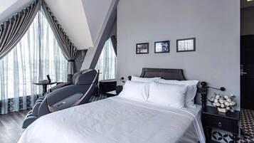 Blackout drapes, soundproofing, iron/ironing board, free WiFi