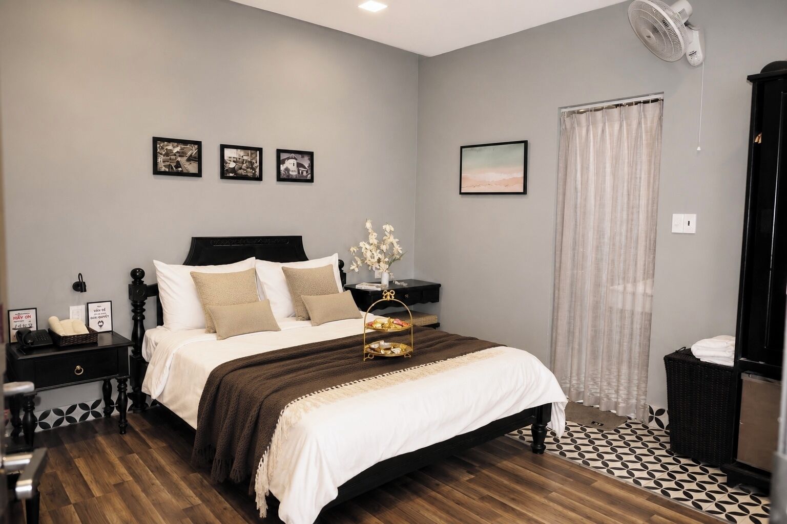Habitación económica doble, 1 cama de matrimonio | Cortinas opacas y sistema de insonorización