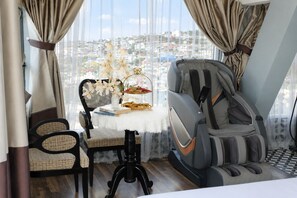 Junior Studio Suite, 1 Queen Bed, Bathtub | Living area | Printers - TTR Skypool View Hotel (Da Lat)