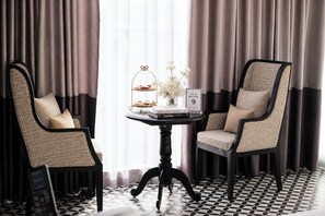 Junior Studio Suite, 1 Queen Bed, City View | Living area | Printers - TTR Skypool View Hotel (Da Lat)