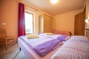 2 bedrooms, WiFi, bed sheets