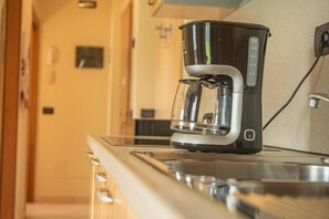 Réfrigérateur, micro-ondes, lave-vaisselle