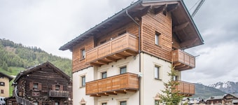 Come and discover the tranquility of Chalet Pedrin!