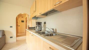 Réfrigérateur, micro-ondes, lave-vaisselle