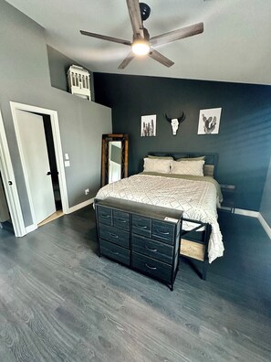 2 Schlafzimmer, Schreibtisch, kostenloses WLAN, Bettwäsche