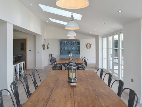 9 bedroom accommodation in Abersoch, near Pwllheli