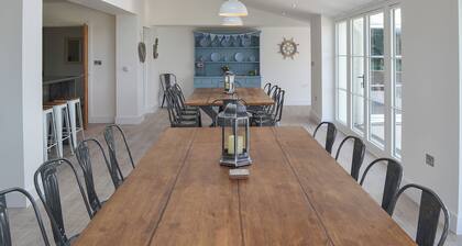 9 bedroom accommodation in Abersoch, near Pwllheli