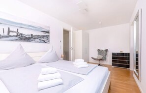 2 Schlafzimmer, Bügeleisen/Bügelbrett, Reisekinderbett, kostenloses WLAN
