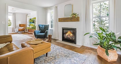 A+ Amenities~ Fire Pit~ 2 Kings~ Pets~ EV Charger