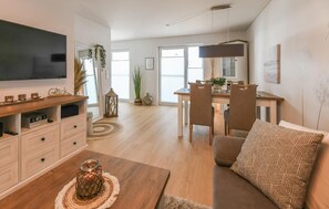 TV, fireplace - Beautiful apartment in Olpenitz (Olpenitz)