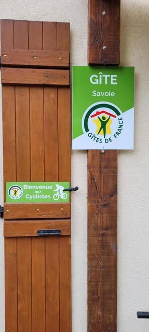 Welcome to GITE Savoie, a campsite in the Savoie region of France, offering a warm welcome to cyclists.