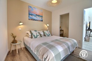 3 chambres, fer et planche à repasser, lit parapluie, Wi-Fi gratuit