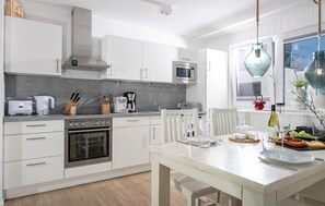 Fridge, microwave, oven, stovetop - Awesome ship in Olpenitz with sauna (Olpenitz)