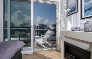2 bedrooms, iron/ironing board, travel cot, free WiFi