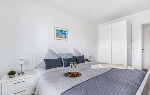 2 bedrooms, iron/ironing board, travel cot, free WiFi - Gorgeous apartment in Olpenitz (Olpenitz)