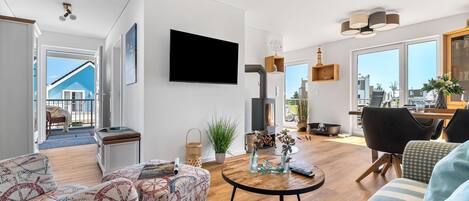 Een smart-tv en een open haard