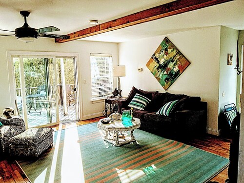 Spacious 4-bedroom house in superb Fire Island with WiFi, AC