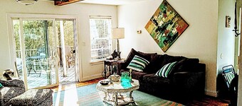 Spacious 4-bedroom house in superb Fire Island with WiFi, AC