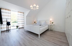 2 bedrooms, iron/ironing board, travel cot, free WiFi - Gorgeous home in Gelting (Gelting)