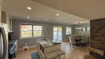 KylskÄp, mikrovÄgsugn, ugn och spishÀll