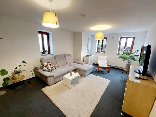 Central vacation apartment on the lake and near the castle