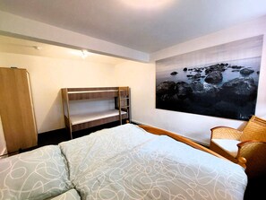 1 Schlafzimmer, Bügeleisen/Bügelbrett