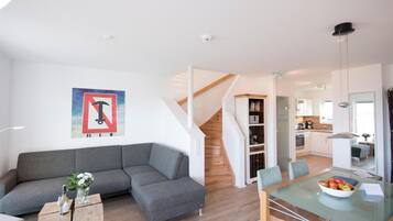 Fernseher, Kamin, DVD-Player, Stereoanlage