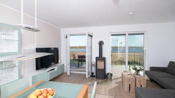 Fernseher, Kamin, DVD-Player, Stereoanlage