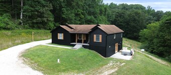 Buck Run | Large Hot Tub | Private Lot