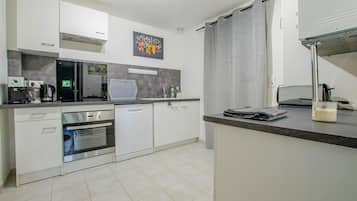 Microwave, dishwasher, highchair