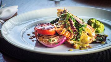 Breakfast, lunch, dinner served; international cuisine