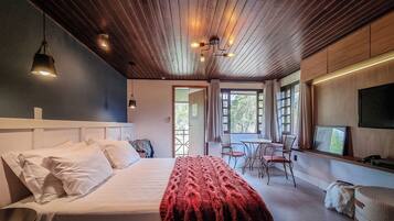 Minibar, blackout curtains, free WiFi, bed sheets